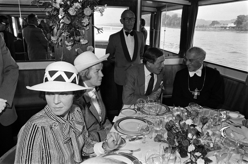 Prinses Beatrix en Prins Claus bezoeken Bonn (BRD), bezoek Bonn, Bestanddeelnr 928-7848