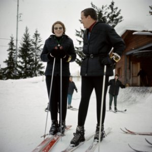 Prinses beatrix en prins claus aan het skien, Bestanddeelnr 254-7719