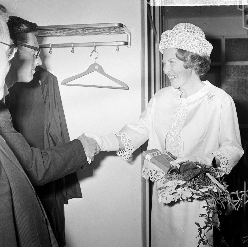 Prinses Beatrix opende blindenbibliotheek in Den Haag, Bestanddeelnr 916-4807