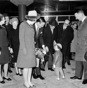 Prinses Beatrix en prins Claus maken eerste rit Rotterdamse metro, prinses Beatr, Bestanddeelnr 921-0603