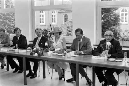 Prinses Beatrix en Prins Claus brengen driedaags bezoek aan Limburg Beatrix en , Bestanddeelnr 927-3987