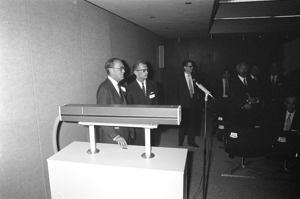 Prins Bernhard tijdens openingsbijeenkomst, Bestanddeelnr 925-5444