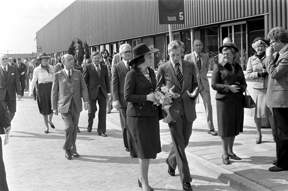 Prinses Beatrix krijgt een rondleiding, Bestanddeelnr 929-1303