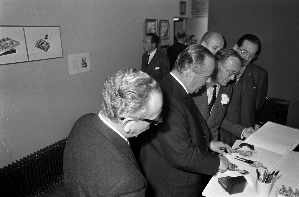Prins Bernhard opent nieuwe filmstudio's van Joop Geesink, prins Bernhard tijden, Bestanddeelnr 919-0864