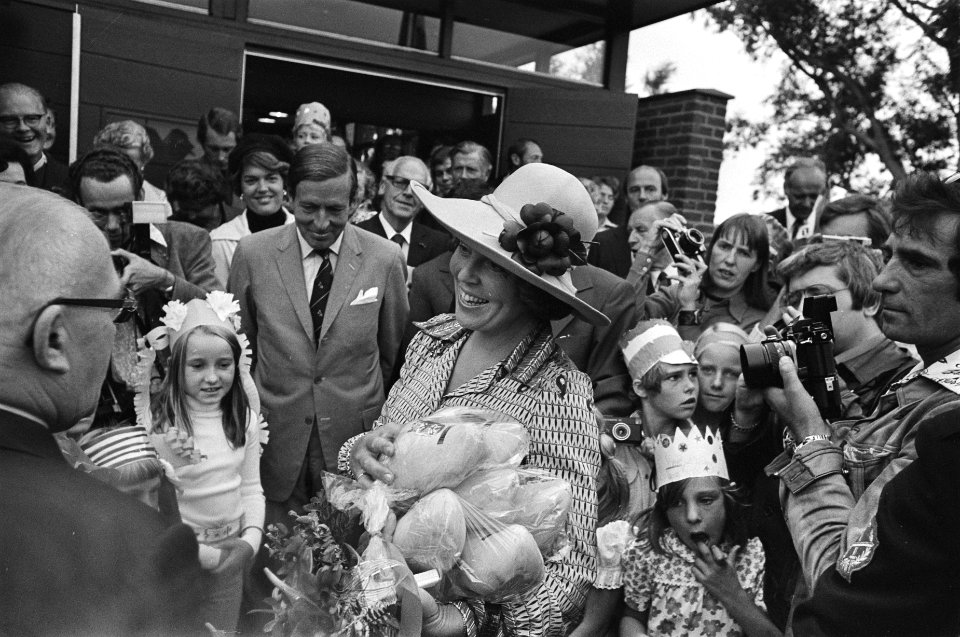 Prinses Beatrix en Prins Claus bezoeken gemeenten in Plassegebied in Zuid Hollan, Bestanddeelnr 928-7590