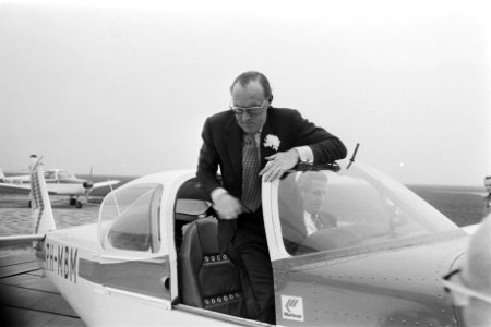 Prins Bernhard opent Martinairvestiging op nieuwe vliegveld Lelystad Bernhard s, Bestanddeelnr 927-6711