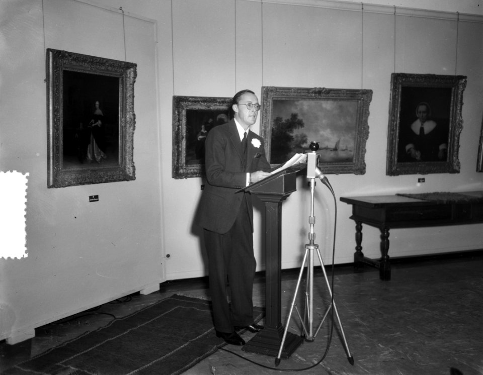 Prins Bernhard opent kunsttentoonstelling particulier bezit Almelo, Bestanddeelnr 906-0721