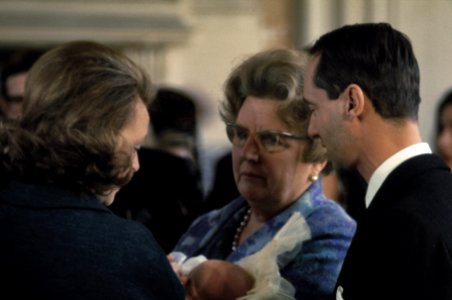 Prins Carlos Jr. Bernardo wordt gedoopt in kerk te Lignieres, Frankrijk, door Ka, Bestanddeelnr 254-8595