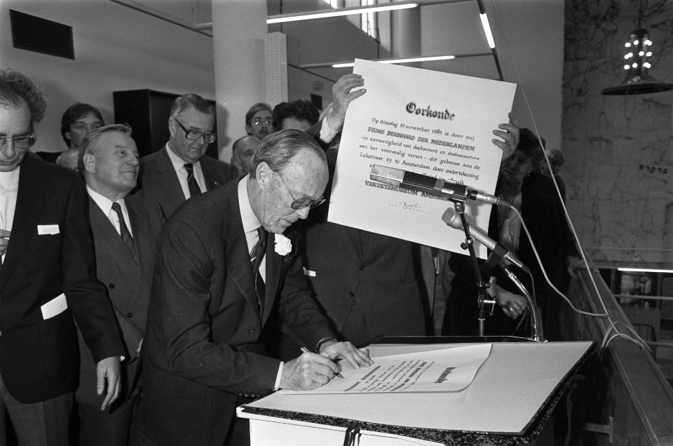 Prins Bernhard opent Verzetsmuseum Amsterdam, Bestanddeelnr 933-4888