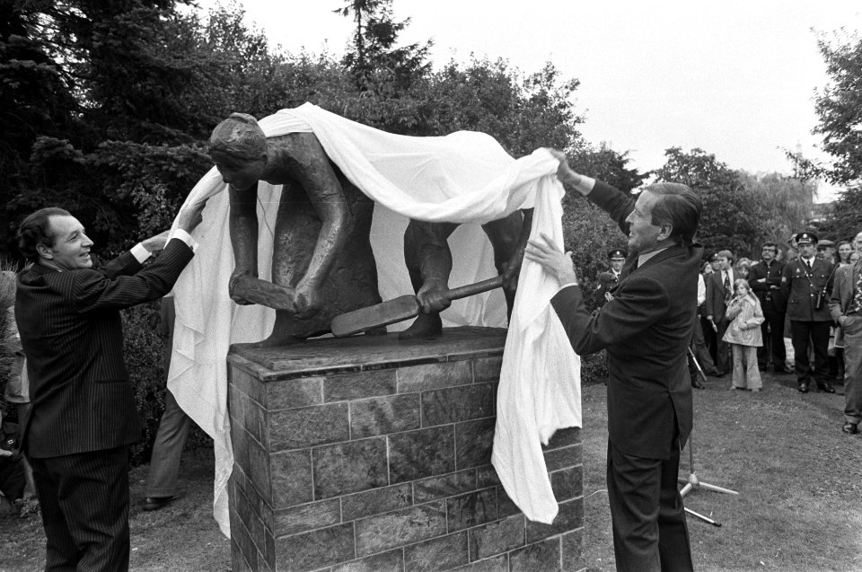 Prins Claus brengt bezoek aan Hoogeveen t.g.v. 350 jarig bestaan. Prins Claus on, Bestanddeelnr 928-1475