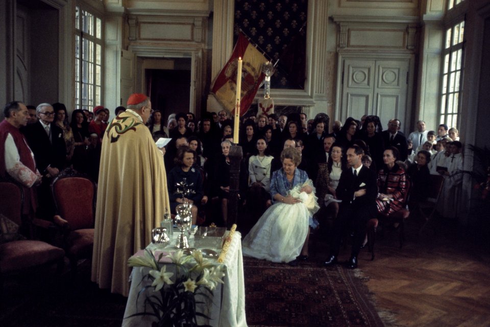 Prins Carlos Jr. Bernardo wordt gedoopt in kerk te Lignieres, Frankrijk, door Ka, Bestanddeelnr 254-8602