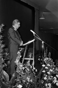 Prins Bernhard opent nieuw gebouw van Merck, Scharp en Dohme te Haarlem, Bestanddeelnr 925-5123