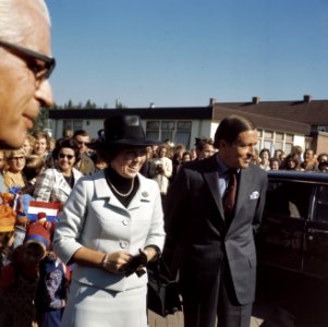 Prinses Beatrix en Prins Claus bezoeken Zuid Holland Prinses Beatrix en Prins Cl, Bestanddeelnr 254-8961