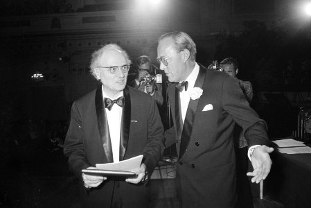 Prins Bernhard reikt Erasmusprijs uit aan Olivier Messiaen in Concertgebouw Amst, Bestanddeelnr 924-6771
