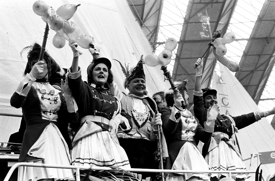 Prins Carnaval van Beneden Leeuwen op de Hiswa in de RAI te Amsterdam, Bestanddeelnr 914-9973