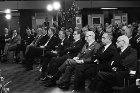 Prins Bernhard opent nieuw gebouw NMB in Amsterdam, Bestanddeelnr 927-2648