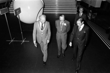 Prins Bernhard opent Nederlands-Duits Mijnbouwdeskundig Congres in Congresgebouw, Bestanddeelnr 928-7963