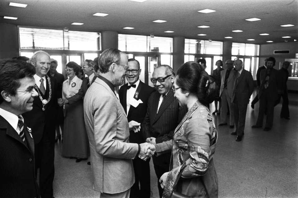 Prins Bernhard woont reunie bij van Ver. van oudleerlingen van Chr. Lyceum te Ba, Bestanddeelnr 928-5532