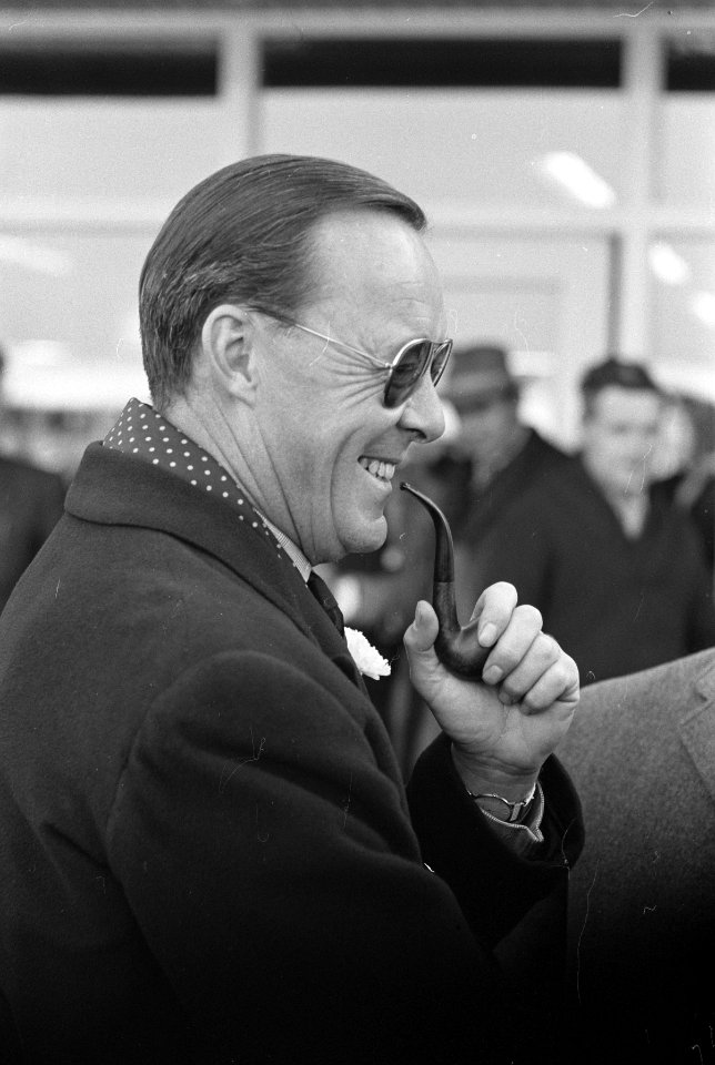 Prins Bernhard terug uit New York op Schiphol, Bestanddeelnr 913-2044