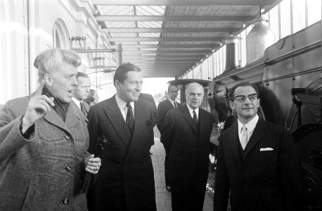 Prins Claus bezoekt Nederlandse Spoorwegen , onder ande het Spoorwegmuseum te Ut, Bestanddeelnr 922-9906
