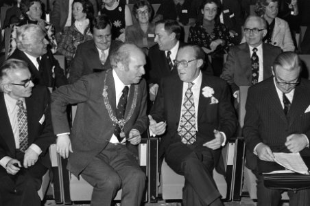 Prins Bernhard woont jubileummanifestatie bij van Ned Ver voor Management 50 , Bestanddeelnr 928-2754