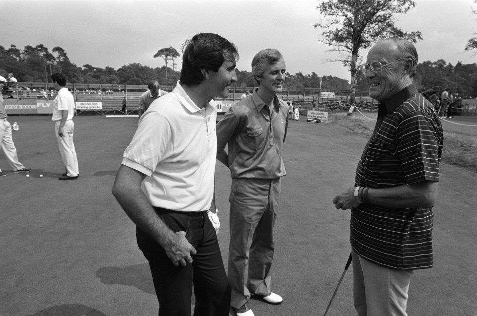 Pro Am open golfkampioenschap Prins Bernhard (r) in gesprek met Ballesteros (l), Bestanddeelnr 934-0382