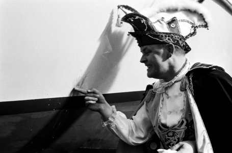 Prins Carnaval van Beneden Leeuwen op de Hiswa in de RAI te Amsterdam, Bestanddeelnr 914-9975