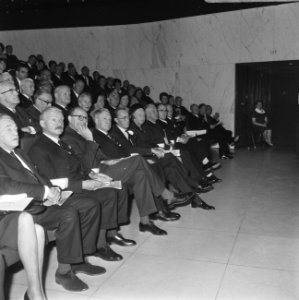 Prins Bernhard tussen de aanwezigen, Bestanddeelnr 919-6476