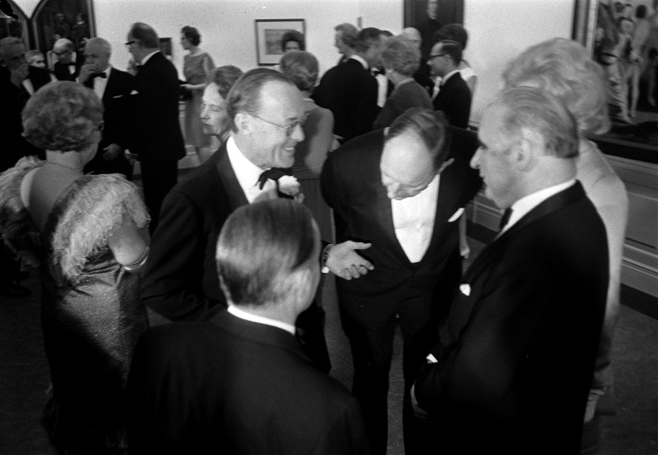 Prins Bernhard voorafgaand aan het diner, Bestanddeelnr 923-0418