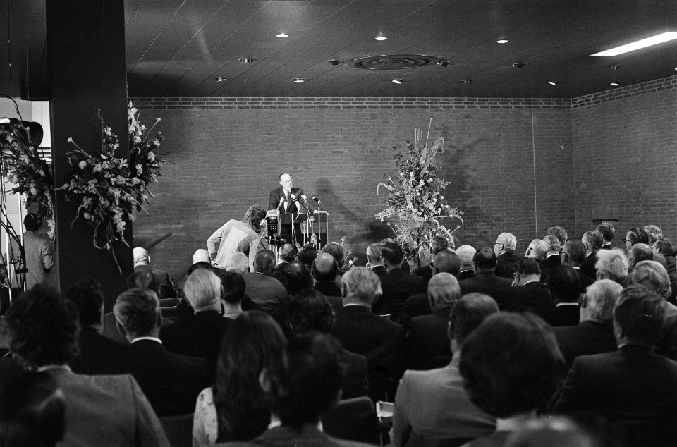 Prins Bernhard opent nieuw gebouw NMB in Amsterdam, Bestanddeelnr 927-2647