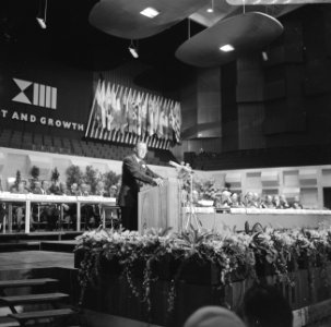 Prins Bernhard tijdens de openingsrede, Bestanddeelnr 919-5921