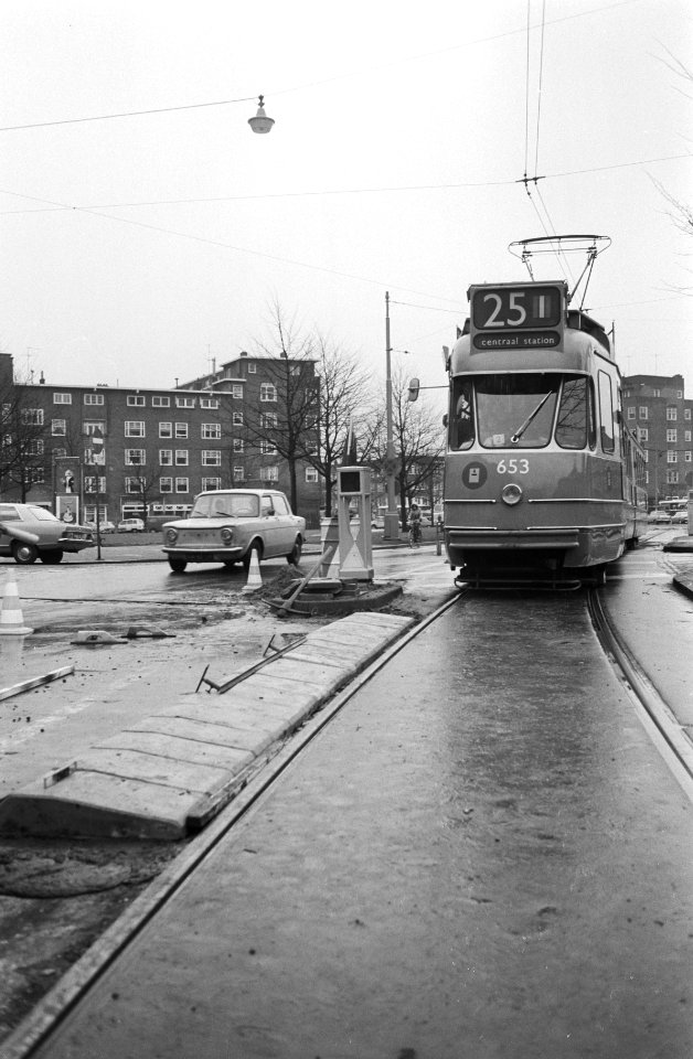 Proef met vrije trambaan d.m.v. zand van 60 cm breed op Churchilllaan, Amsterdam, Bestanddeelnr 924-2116