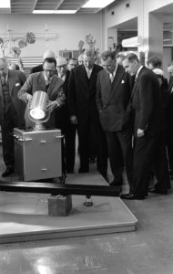 Prins Bertil van Zweden bezoekt Philips, Eindhoven, Bestanddeelnr 910-7282