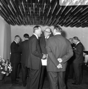 Prins Bernhard tussen de aanwezigen, Bestanddeelnr 919-6479