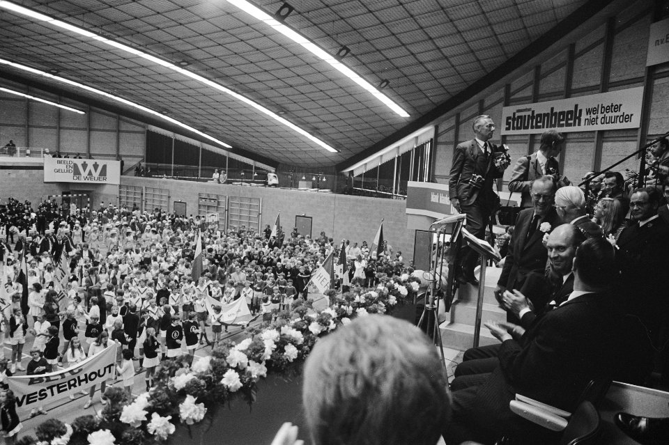 Prins Bernhard tijdens de opening, Bestanddeelnr 924-5965