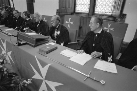 Prins Bernhard woont 85e Ridderdag van de Johanniter Orde bij in Ridderzaal, Bestanddeelnr 933-0025