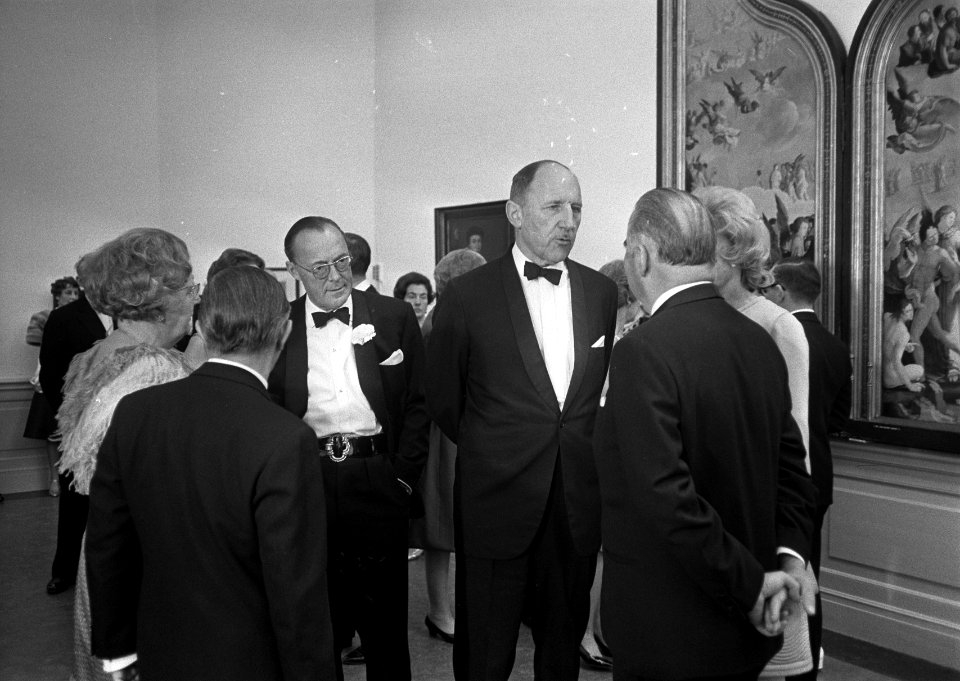 Prins Bernhard voorafgaand aan het diner, Bestanddeelnr 923-0419