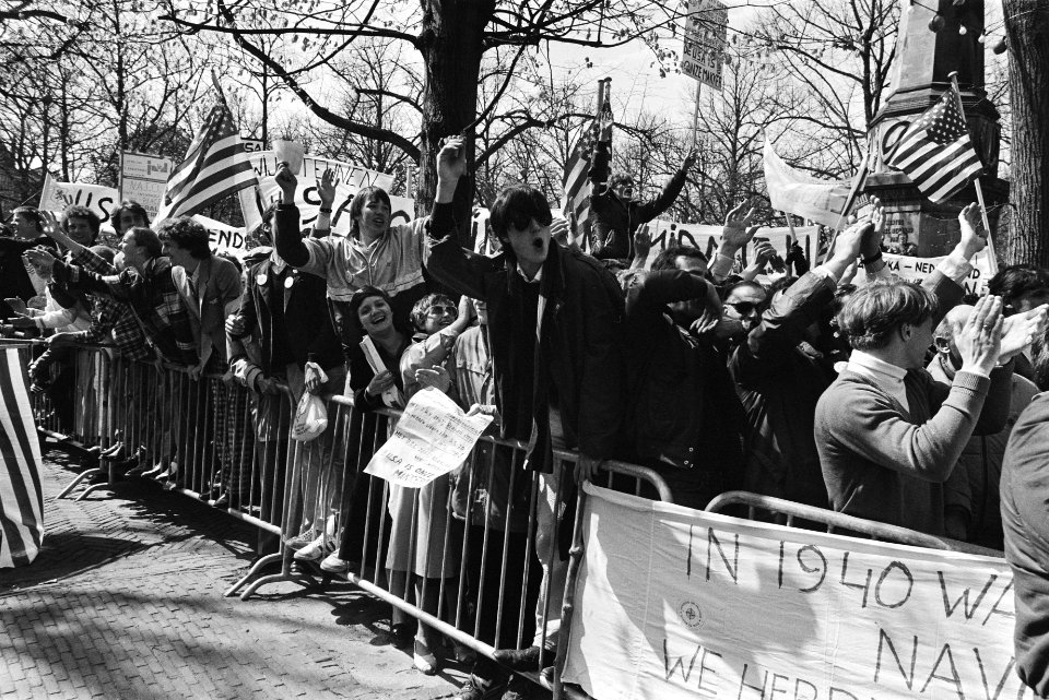 Pro-Amerikademonstratie in Den Haag door de OSL Stichtingen georganiseerd. Demon, Bestanddeelnr 932-1213