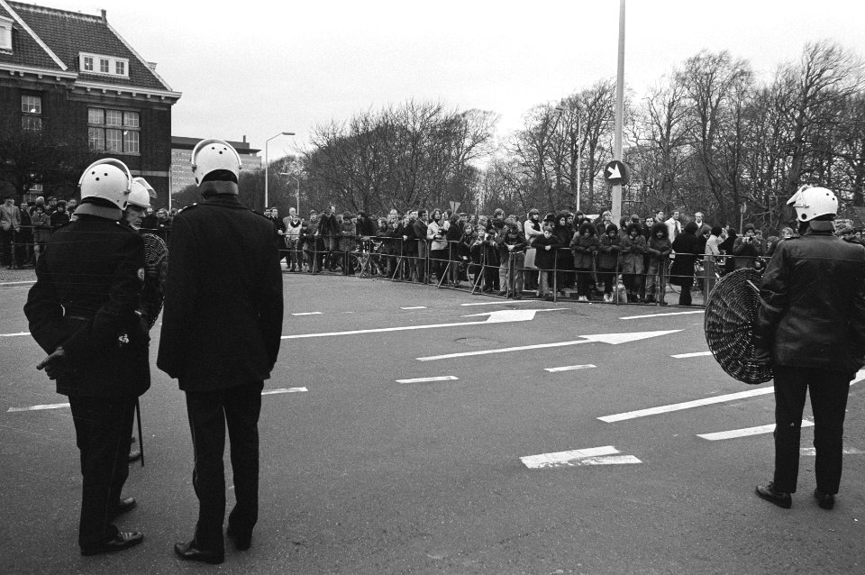 Proces tegen drieendertig Zuidmolukkers die residentie Indonesische Ambassade be, Bestanddeelnr 924-0965
