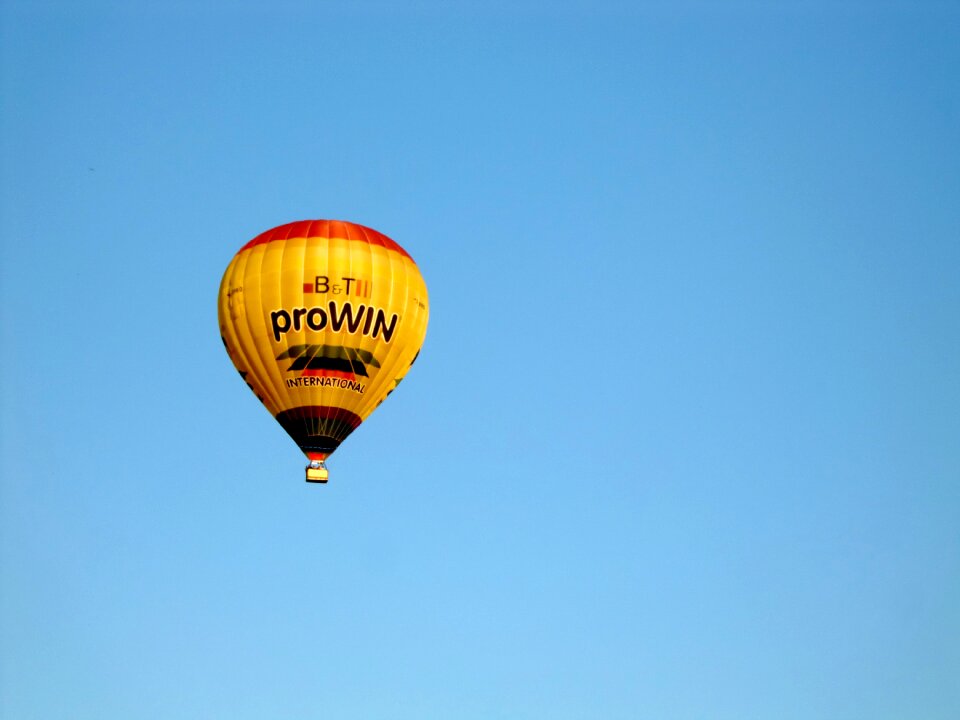 Sky float hot air balloon ride