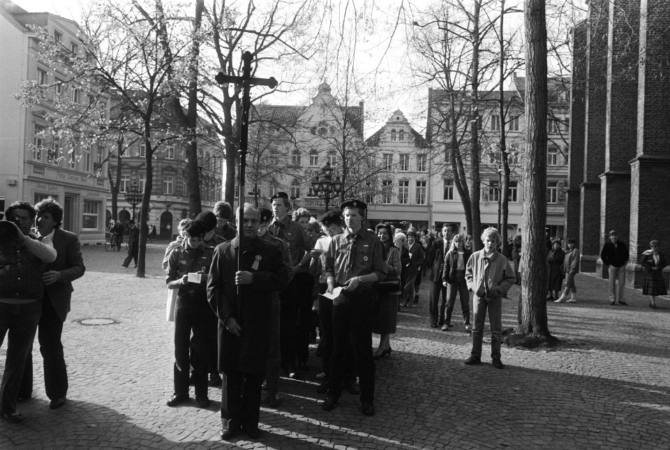Processie, Bestanddeelnr 932-3823