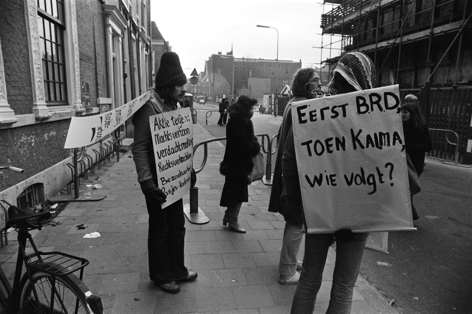 Proces tegen RAF-lid Kurt Folkerts in Utrecht demonstranten, Bestanddeelnr 929-4719