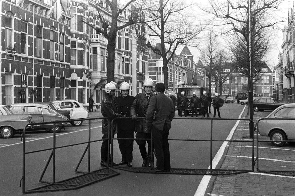 Proces tegen33 zuidmolukkers die residentie Indonesische Ambassade bezetten in W, Bestanddeelnr 924-0947