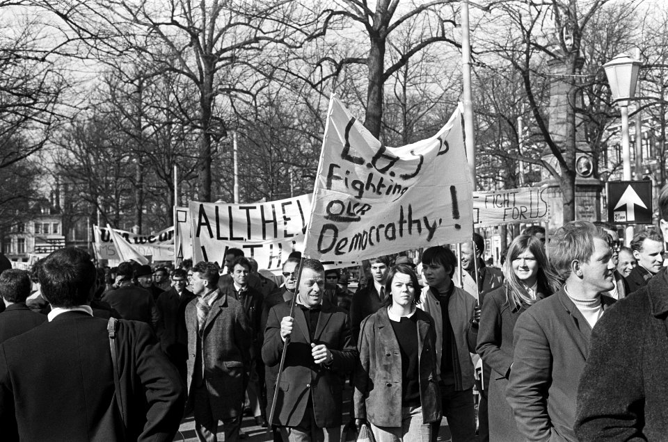 Pro Amerika demonstratie in Den Haag, Bestanddeelnr 921-1697
