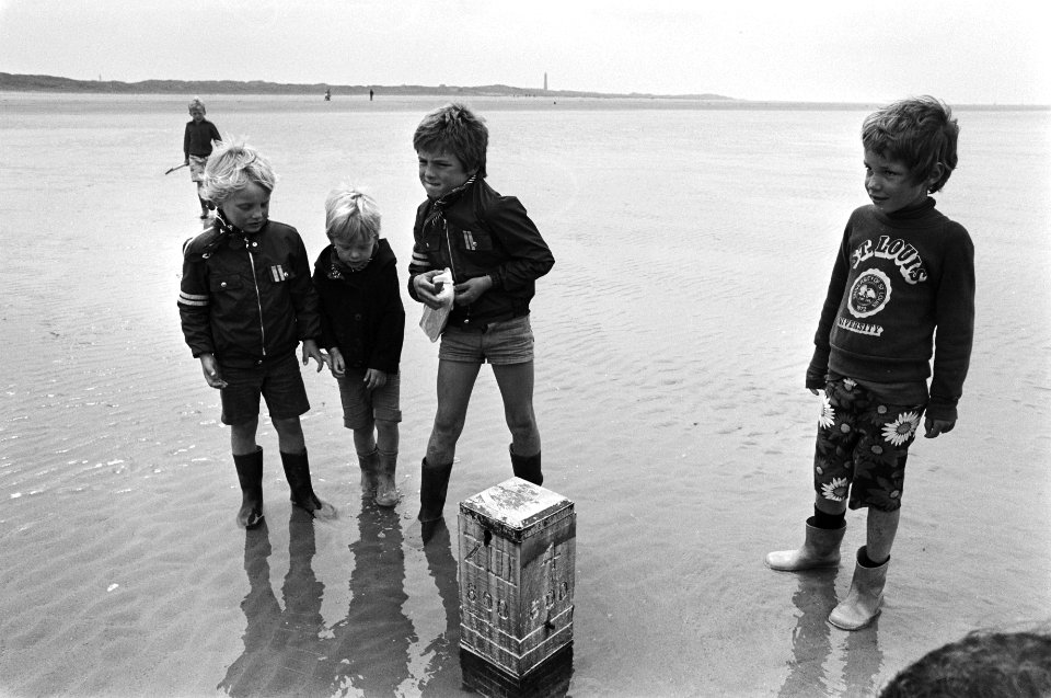 Prinses Margriet en Pieter van Vollenhove en kinderen op Schiermonnikoog, Bestanddeelnr 928-6101
