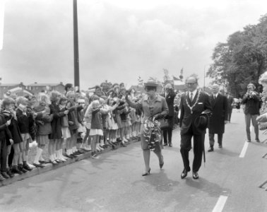 Prinses Margriet te Metslawier (Friesland), Prinses Margriet tijdens rondgang, Bestanddeelnr 917-8928