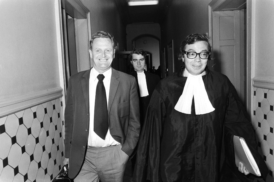 Proces tegen twee artsen abortuskliniek begonnen in Amsterdam, een der aangeklaa, Bestanddeelnr 928-6598