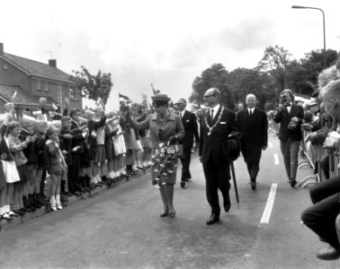 Prinses Margriet te Metslawier (Friesland), Prinses Margriet tijdens rondgang, Bestanddeelnr 917-8930