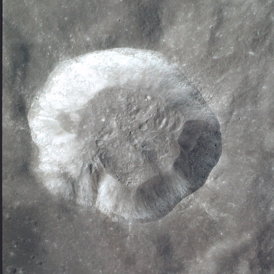 Proclus crater AS17-150-23046