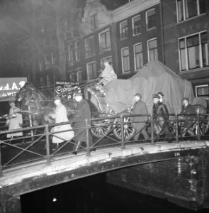 Proefrit Gouden Koets, de Gouden Koets op brug, Bestanddeelnr 918-8616